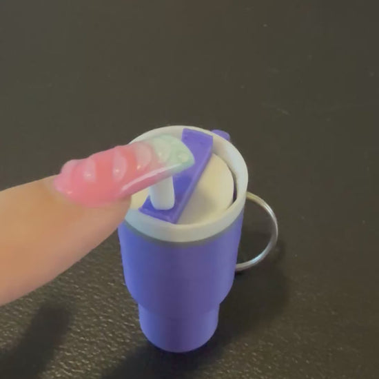 Tumbler Keychain Purple in action